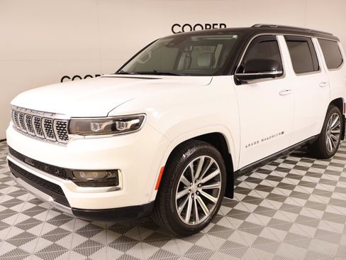 Used 2023 Jeep Grand Wagoneer 4WD w/ Convenience Group III image 11