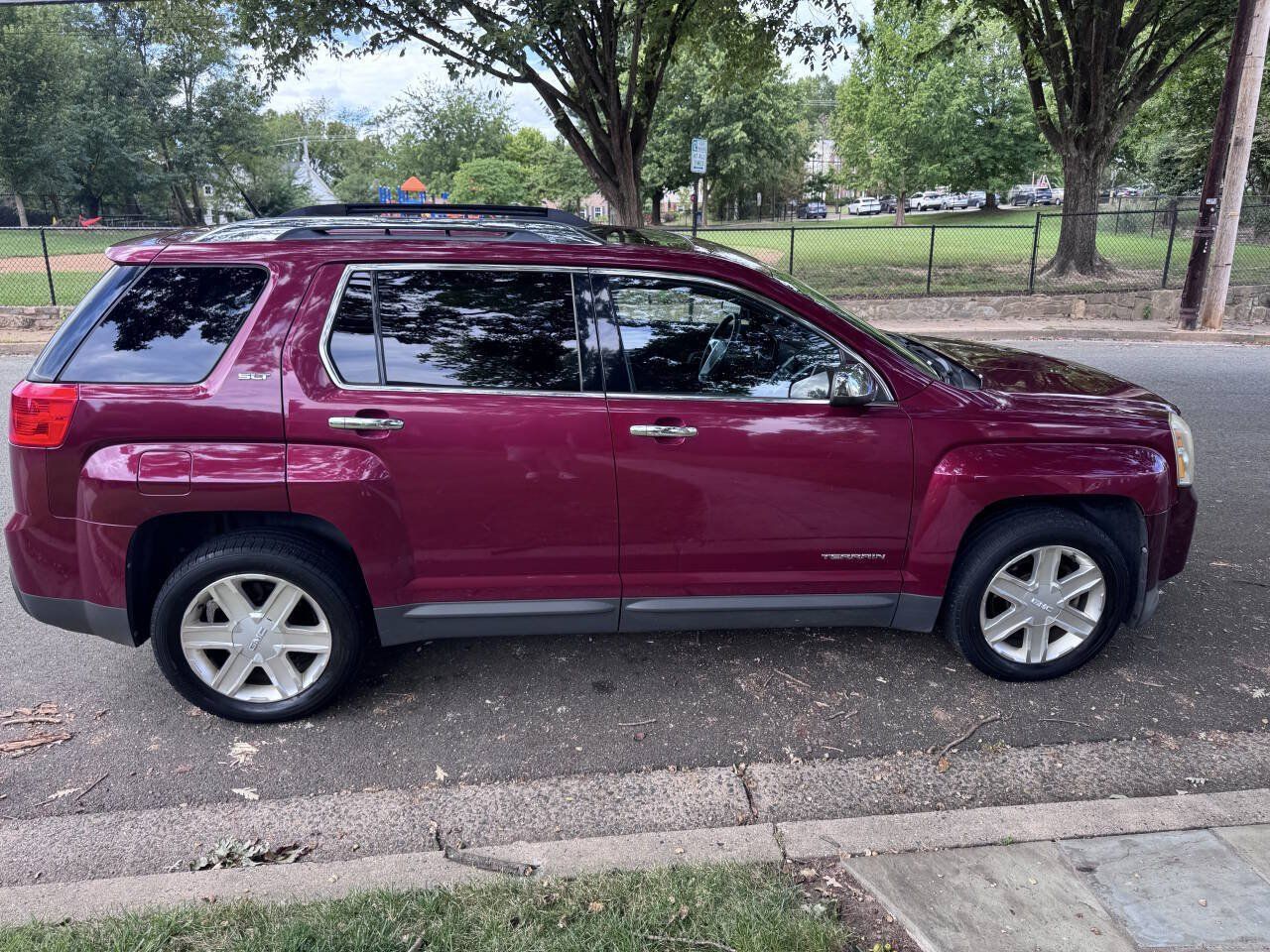 Used 2011 GMC Terrain SLT FWD image 6