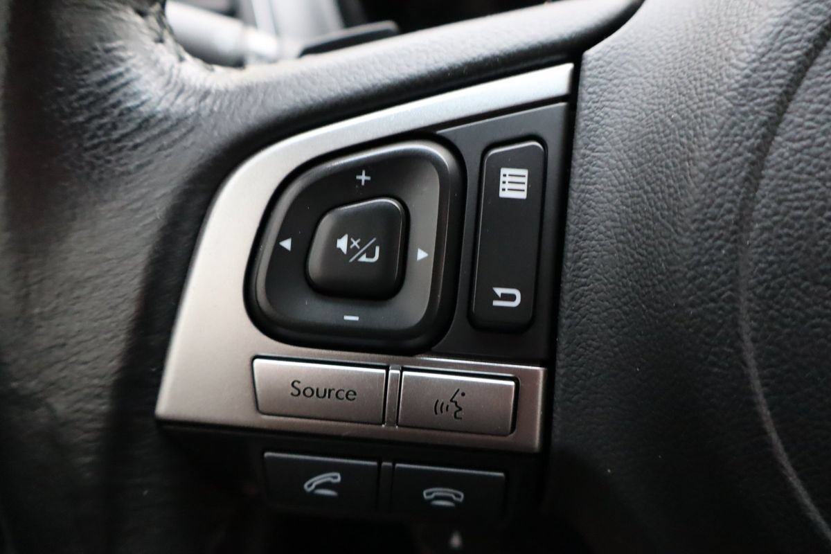 Used 2015 Subaru Legacy 2.5i Premium AWD/4WD image 29