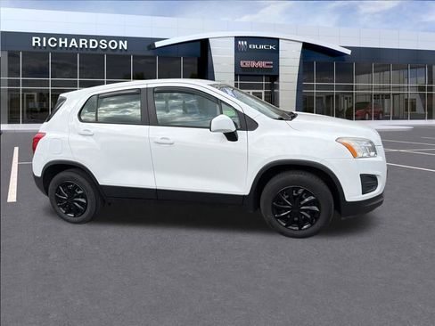 Used 2015 Chevrolet Trax LS image 4