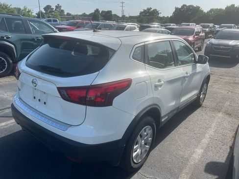 Used 2019 Nissan Rogue Sport S FWD image 5