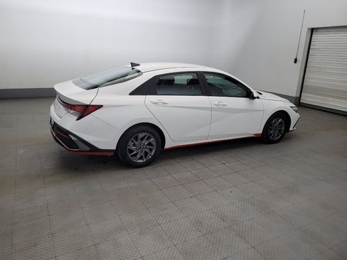 Used 2024 Hyundai Elantra SEL FWD image 10