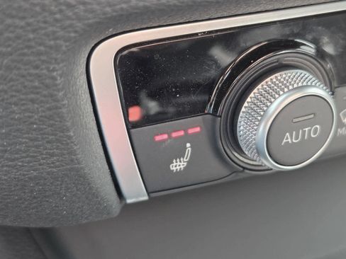 Used 2019 Audi Q3 2.0T Premium image 28