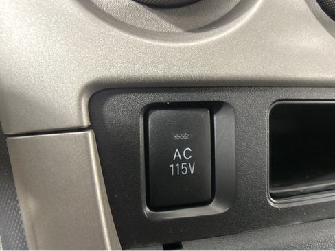 Used 2009 Pontiac Vibe w/ Preferred Package image 29