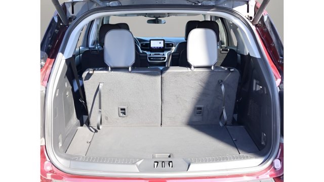 Used 2022 Ford Explorer XLT w/ Equipment Group 202A AWD/4WD image 20