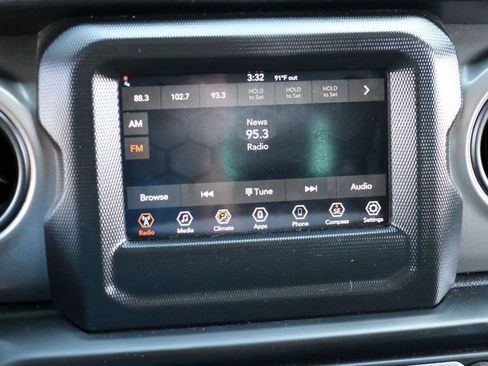 Used 2022 Jeep Wrangler Sport image 15