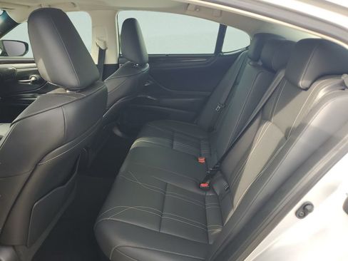 Used 2019 Lexus ES 300h Ultra Luxury w/ Accessory Package 2 image 13