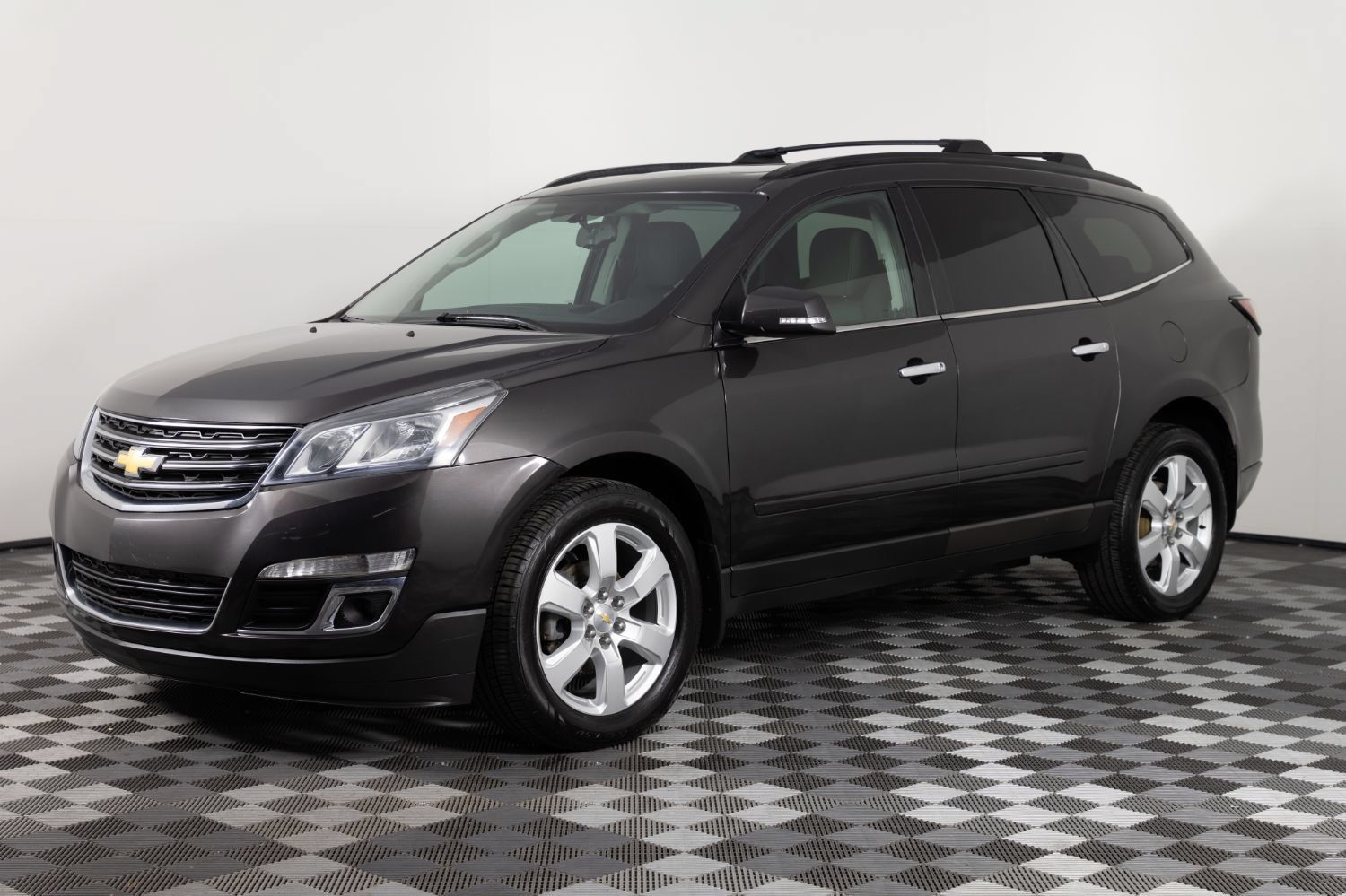 Used 2017 Chevrolet Traverse LT w/ True North Edition AWD/4WD image 1