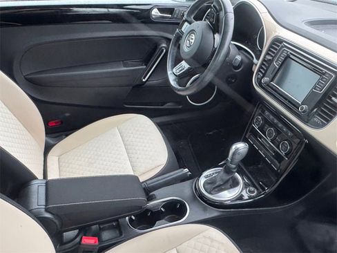 Used 2019 Volkswagen Beetle 2.0T SE image 8