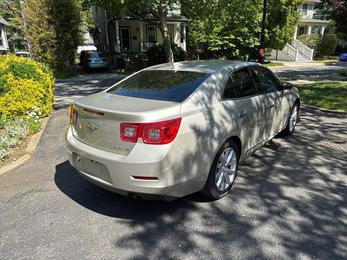 Used 2016 Chevrolet Malibu LTZ FWD image 4