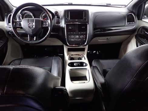 Used 2017 Dodge Grand Caravan SXT FWD image 37