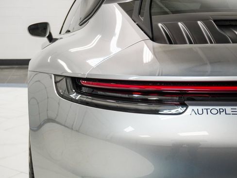 Used 2024 Porsche 911 Carrera image 15