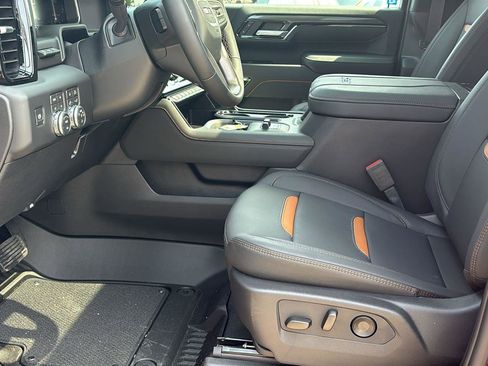 New 2026 GMC Sierra 2500 AT4 w/ AT4 Premium Plus Package AWD/4WD image 15