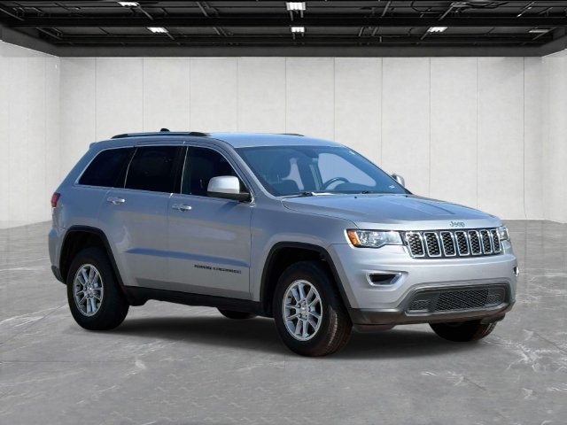 Certified 2020 Jeep Grand Cherokee Laredo w/ Security & Convenience Group AWD/4WD image 3