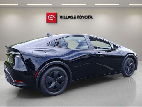 New 2026 Toyota Prius Plug-In Hybrid FWD image 5