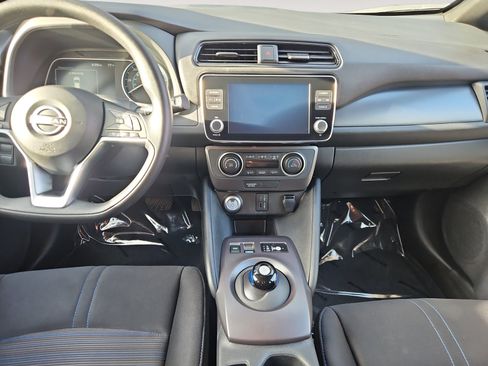 Used 2025 Nissan Leaf S FWD image 11