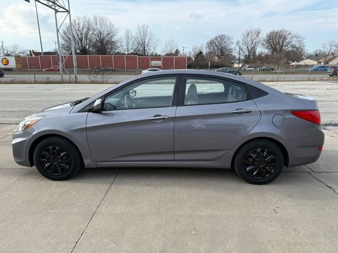 Used 2016 Hyundai Accent SE FWD image 10