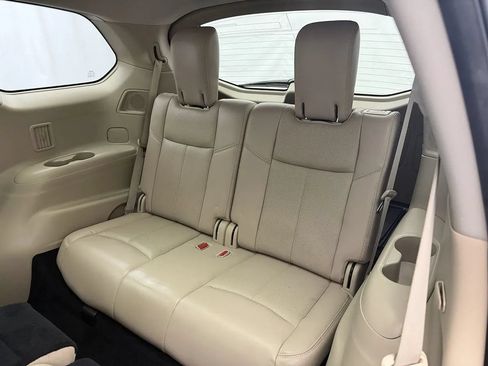 Used 2016 Nissan Pathfinder Platinum w/ Family Entertainment Package FWD image 28