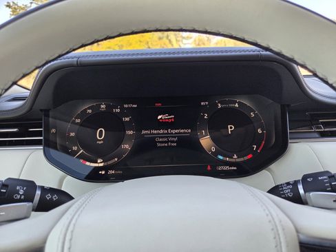 Certified 2023 Land Rover Range Rover SE image 11