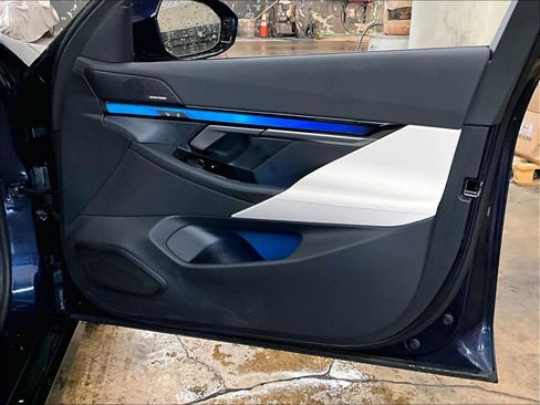 Certified 2026 BMW i5 eDrive40 w/ M Sport Package RWD image 26