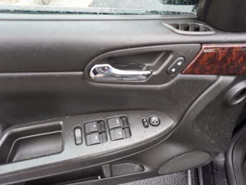 Used 2014 Chevrolet Impala LT w/ LT Sunroof Package image 28