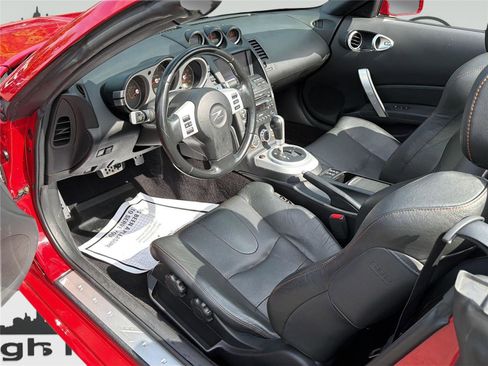 Used 2006 Nissan 350Z Touring RWD image 13