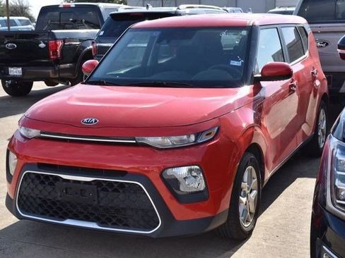 Used 2021 Kia Soul S image 2