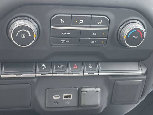 Used 2021 Chevrolet Silverado 1500 Custom Trail Boss w/ LPO, Dark Essentials Package AWD/4WD image 19