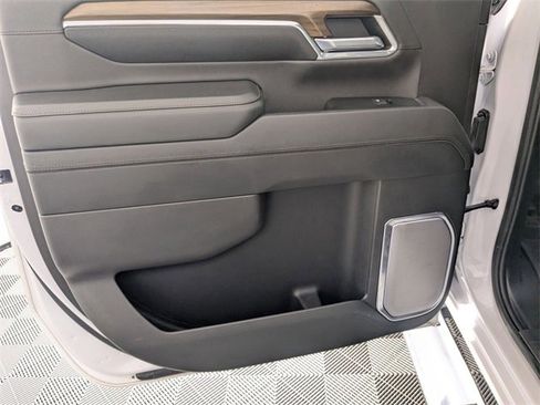 Used 2024 Chevrolet Silverado 3500 High Country image 28