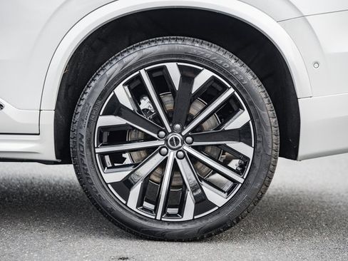 Used 2025 Volvo XC90 T8 Plus w/ Protection Package Premier image 18