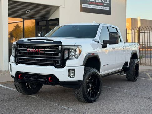 Used 2022 GMC Sierra 2500 AT4 w/ AT4 Preferred Package image 2