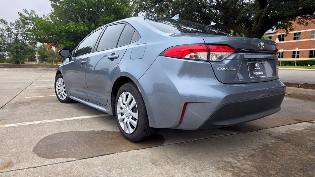 Used 2023 Toyota Corolla LE FWD image 10