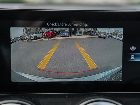 Used 2022 Mercedes-Benz GLB 250 4MATIC w/ Premium Package Lite image 41