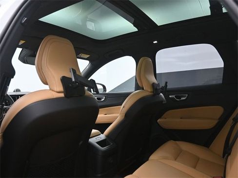 Used 2024 Volvo XC60 T8 Ultimate w/ Protection Package Premier image 2