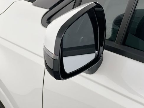 Certified 2026 Kia Carnival SX image 9