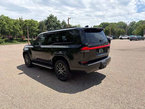 Used 2025 Lexus GX 550 w/ Accessory Package (2T) AWD/4WD image 16