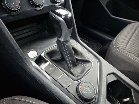 Certified 2022 Volkswagen Tiguan S image 14