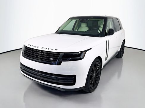 Used 2024 Land Rover Range Rover SE AWD/4WD image 3