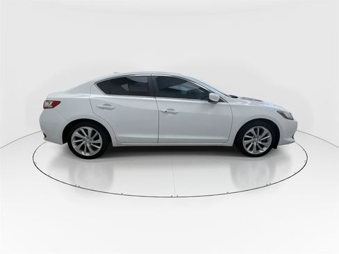 Used 2017 Acura ILX image 9
