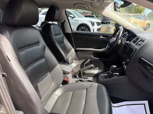 Used 2016 Volkswagen Jetta SEL w/ Lighting Package FWD image 10
