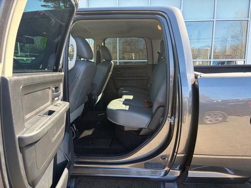 Used 2016 RAM 2500 Tradesman w/ Chrome Appearance Group image 35