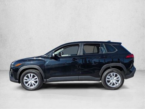 Certified 2024 Toyota Corolla Cross L image 9