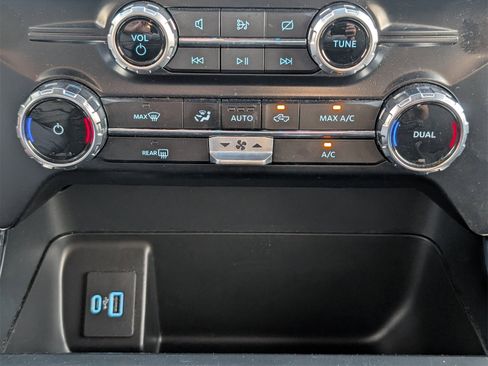 Used 2024 Ford F150 XLT w/ Mobile Office Package image 19