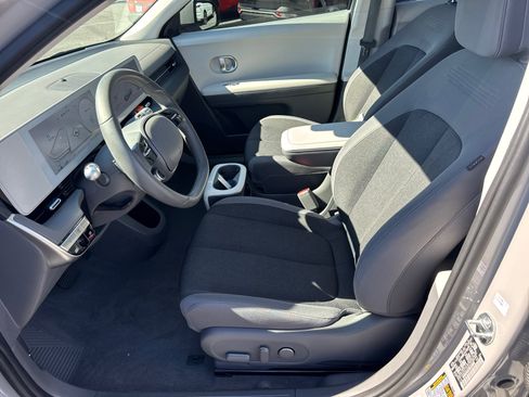 Certified 2024 Hyundai Ioniq 5 SE image 9