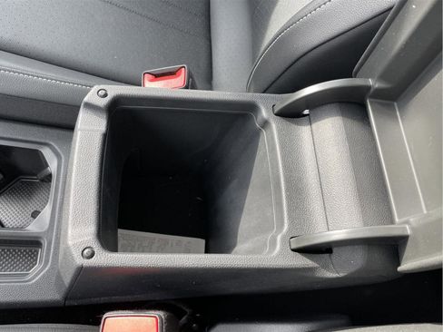 Used 2023 Volkswagen Tiguan SE image 31