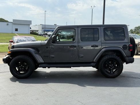 Used 2021 Jeep Wrangler Unlimited Sahara image 4