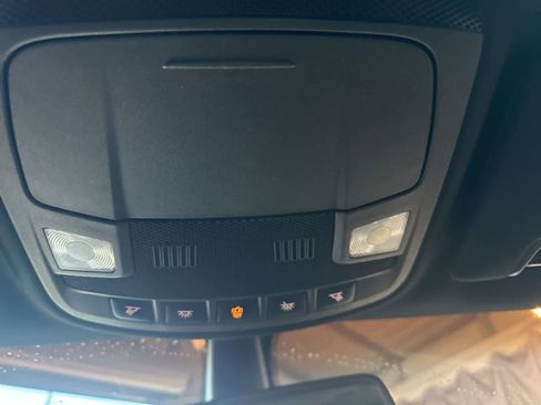 Used 2017 Lincoln Continental Select image 23