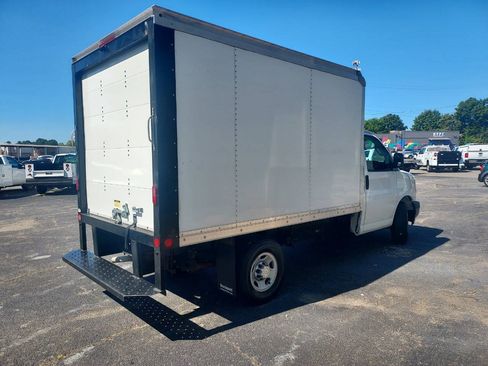 Used 2019 Chevrolet Express 3500 RWD image 4