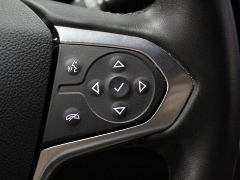 Used 2023 Chevrolet Traverse LT FWD image 25