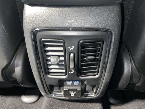 Used 2019 Jeep Grand Cherokee Limited AWD/4WD image 25